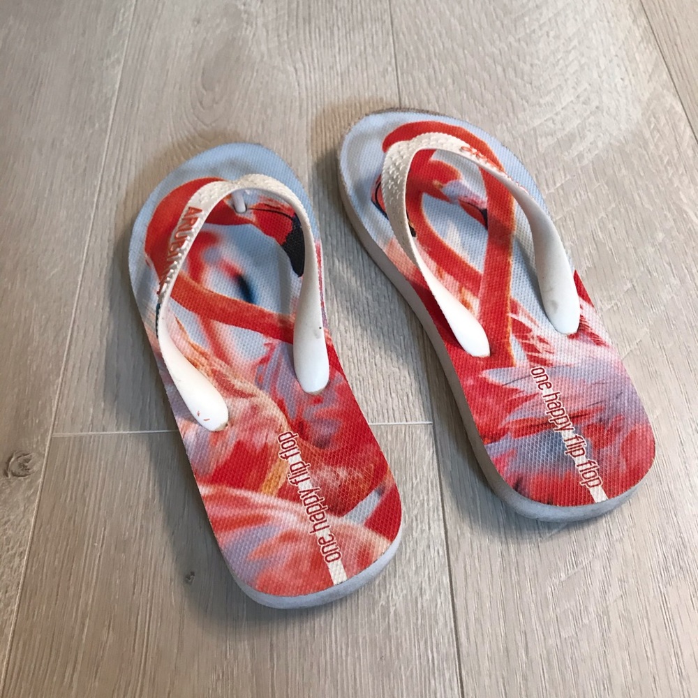 Flamingo flip flops